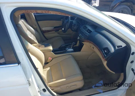 2011 Honda Accord 2.4 Ex-L from USA, damaged, VIN 1HGCP2F8XBA038335